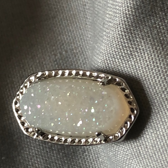 NWOT super cute Kendra Scott earrings - Picture 3 of 5